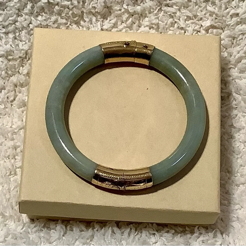 Vtg 14K Yellow Gold Hinge Jade Bangle / 57mm circumference /2.3”inside Diameter - Picture 9 of 13